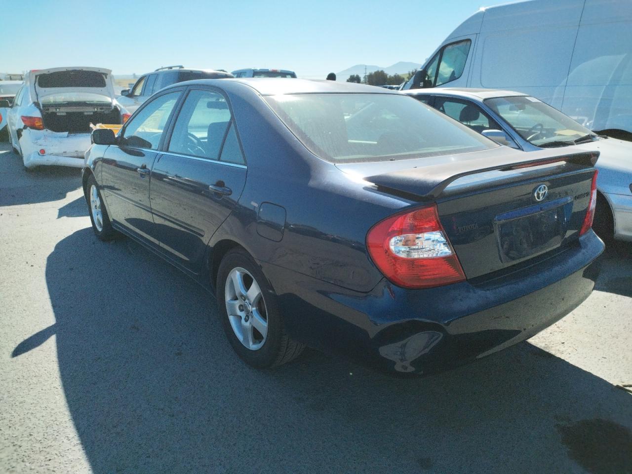Photo 3 from auction – 2002 TOYOTA CAMRY LE with VIN JTDBE32K220058267