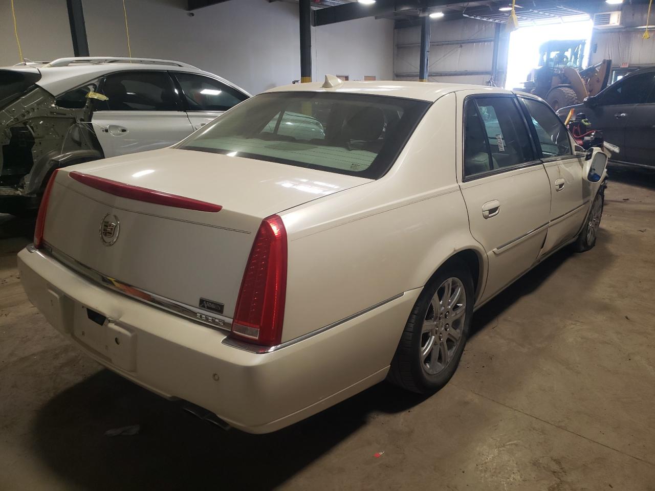 Photo 4 from auction – 2009 CADILLAC DTS with VIN 1G6KD57Y69U146496