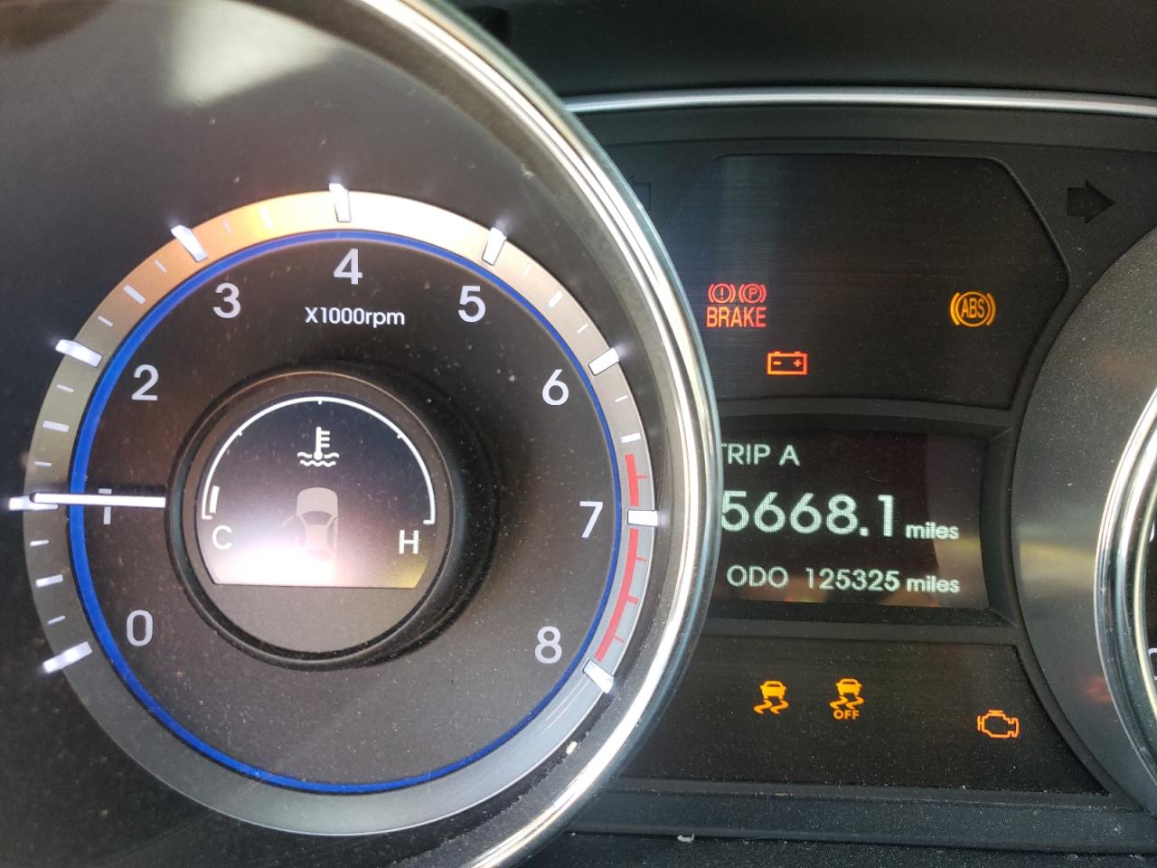 Photo 8 from auction – 2011 HYUNDAI SONATA GLS with VIN 5NPEB4AC4BH122754