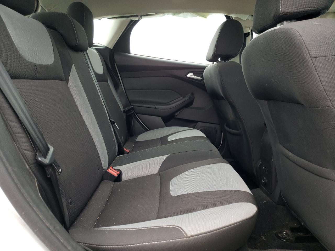Photo 6 from auction – 2014 FORD FOCUS SE with VIN 1FADP3K2XEL413794
