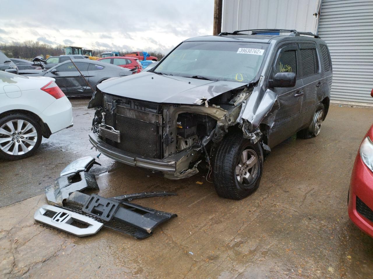Photo 2 from auction – 2011 HONDA PILOT EXLN with VIN 5FNYF3H7XBB026372