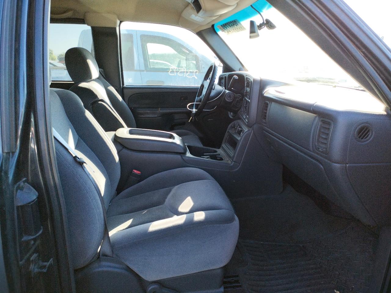 Photo 5 from auction – 2003 GMC NEW SIERRA with VIN 2GTEC19VX31163264