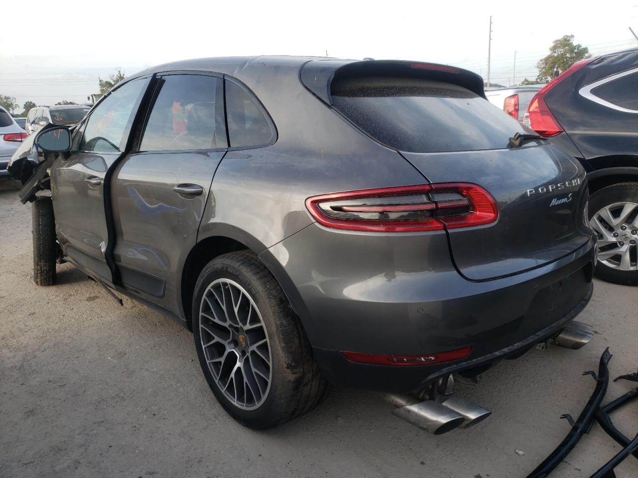 Photo 3 from auction – 2016 PORSCHE MACAN S with VIN WP1AB2A58GLB50482