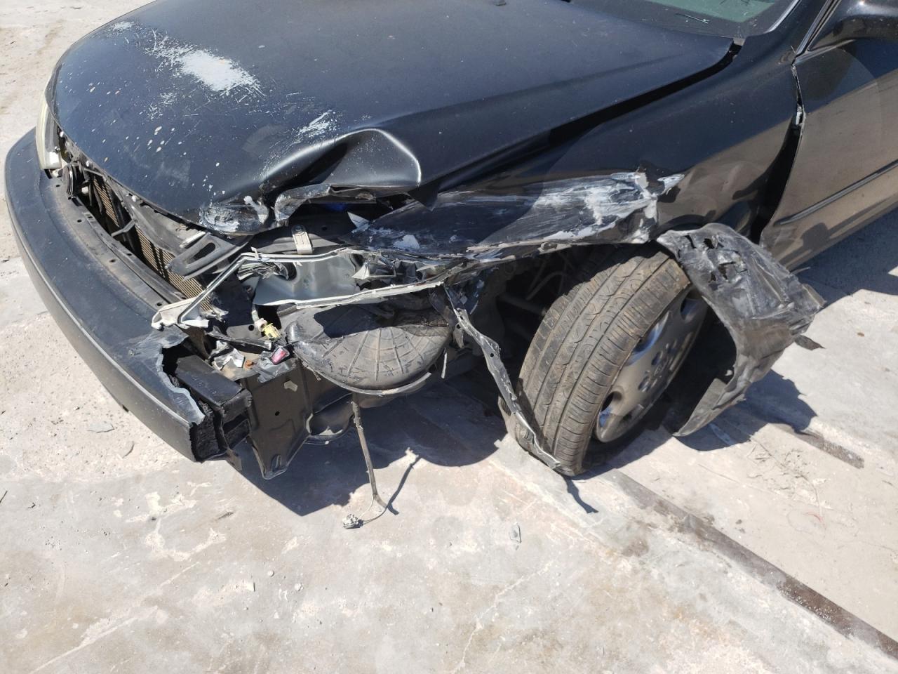 Photo 9 from auction – 2003 TOYOTA AVALON XL with VIN 4T1BF28B43U334503
