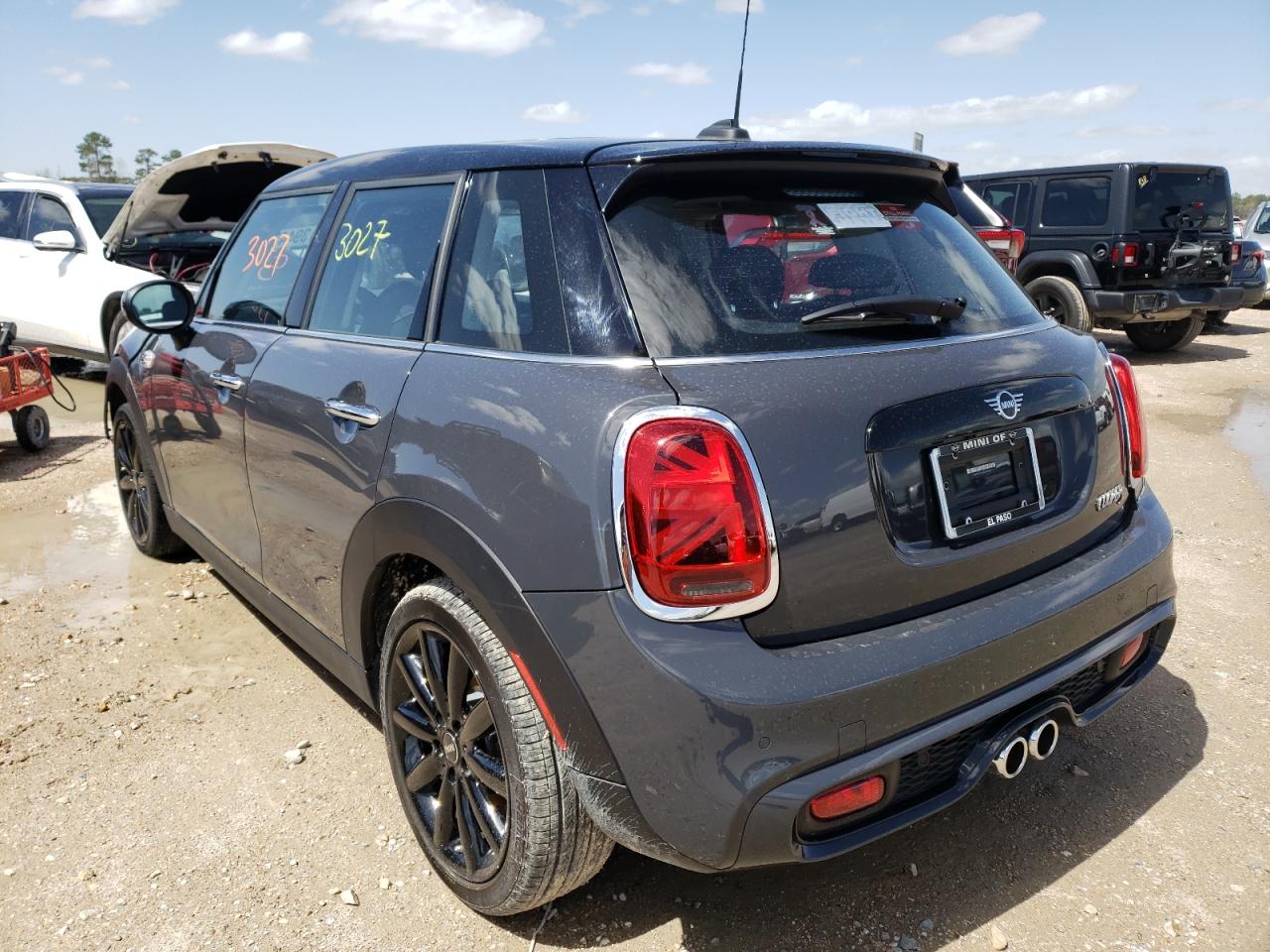 Photo 3 from auction – 2021 MINI COOPER S with VIN WMWXU9C09M2N54180