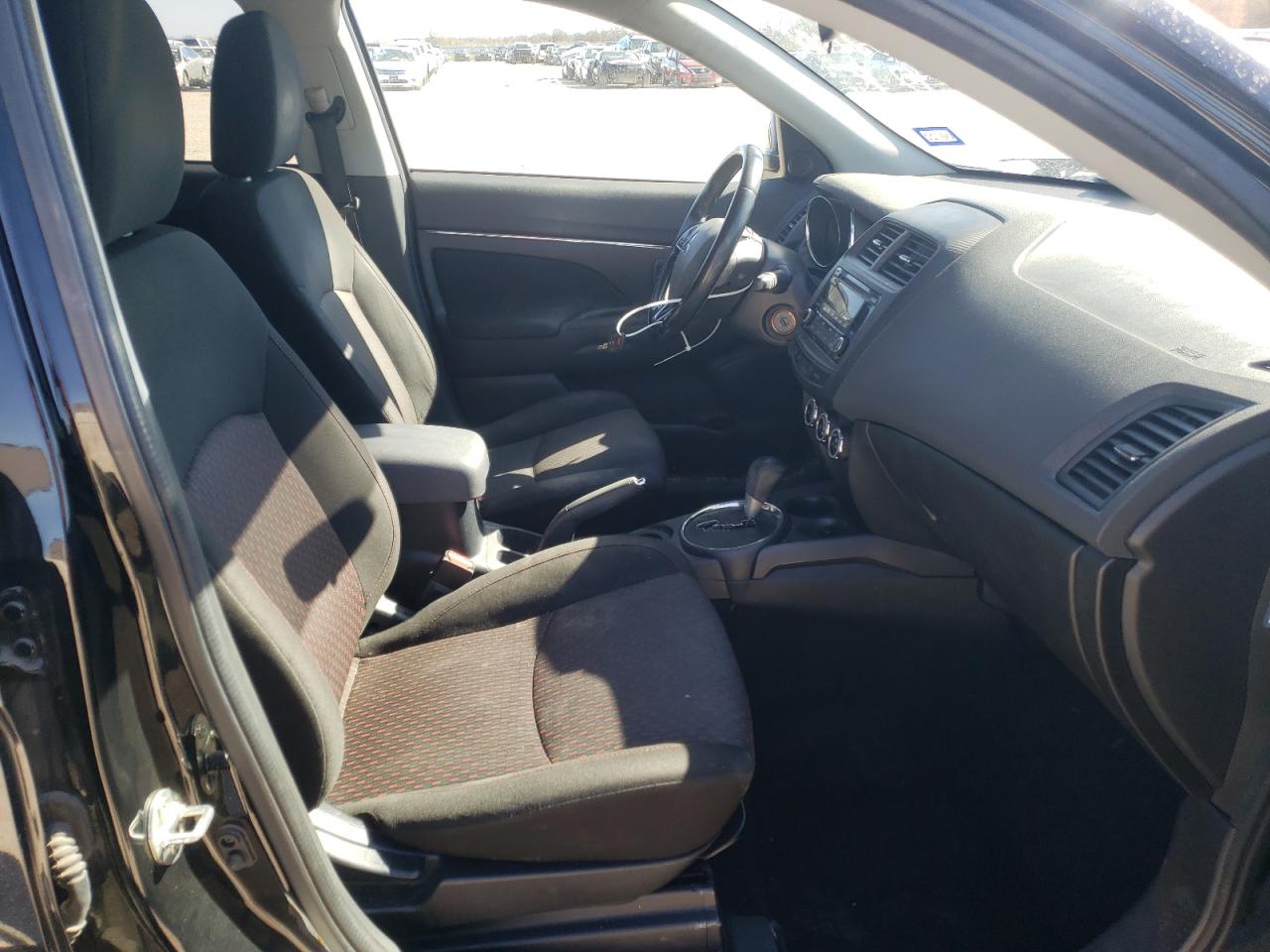 Photo 5 from auction – 2017 MITSUBISHI OUTLANDER with VIN JA4AP3AU6HZ025800
