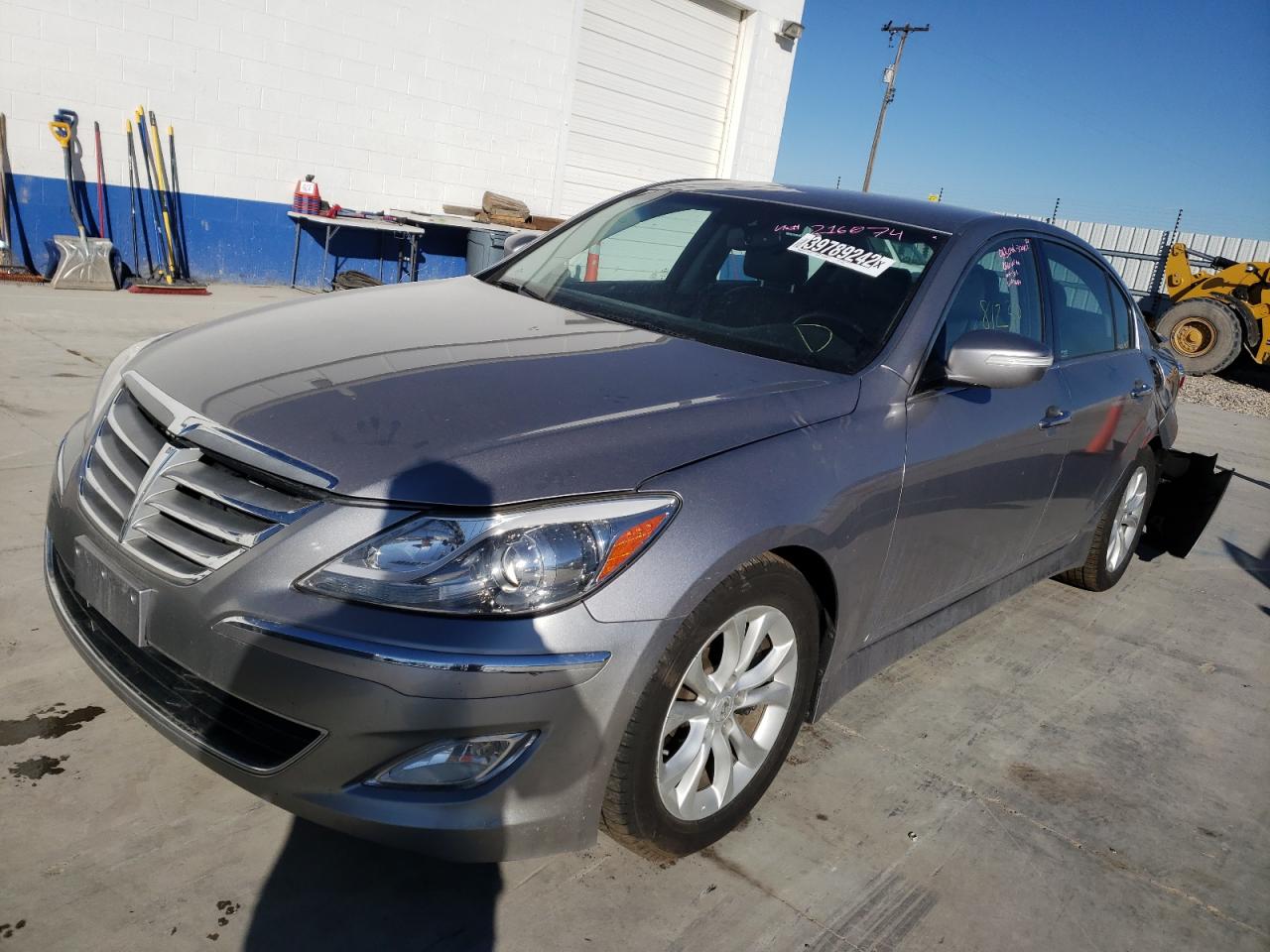 Photo 2 from auction – 2013 HYUNDAI GENESIS 3. with VIN KMHGC4DD5DU216074