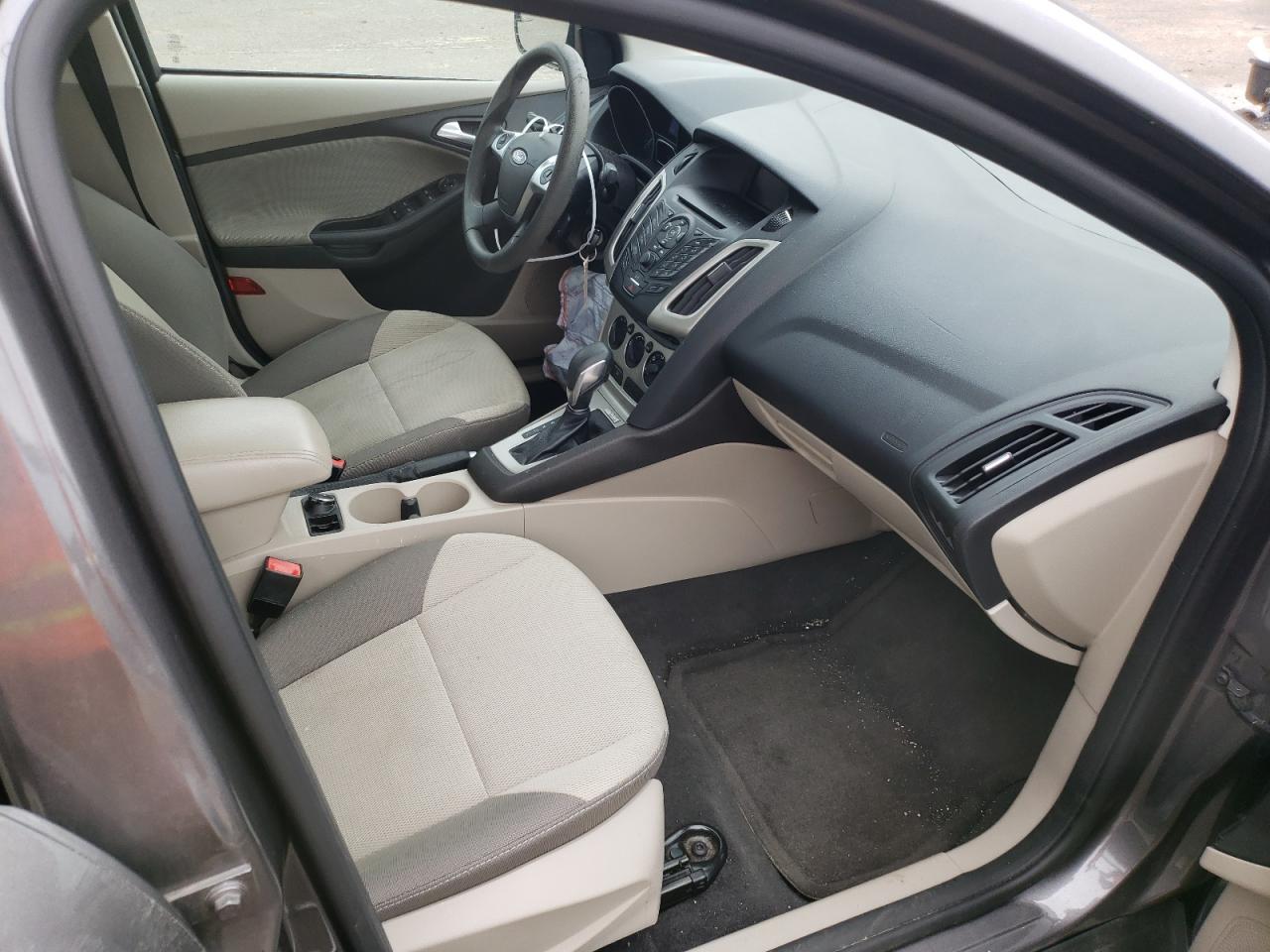 Photo 5 from auction – 2013 FORD FOCUS SE with VIN 1FADP3F28DL306445