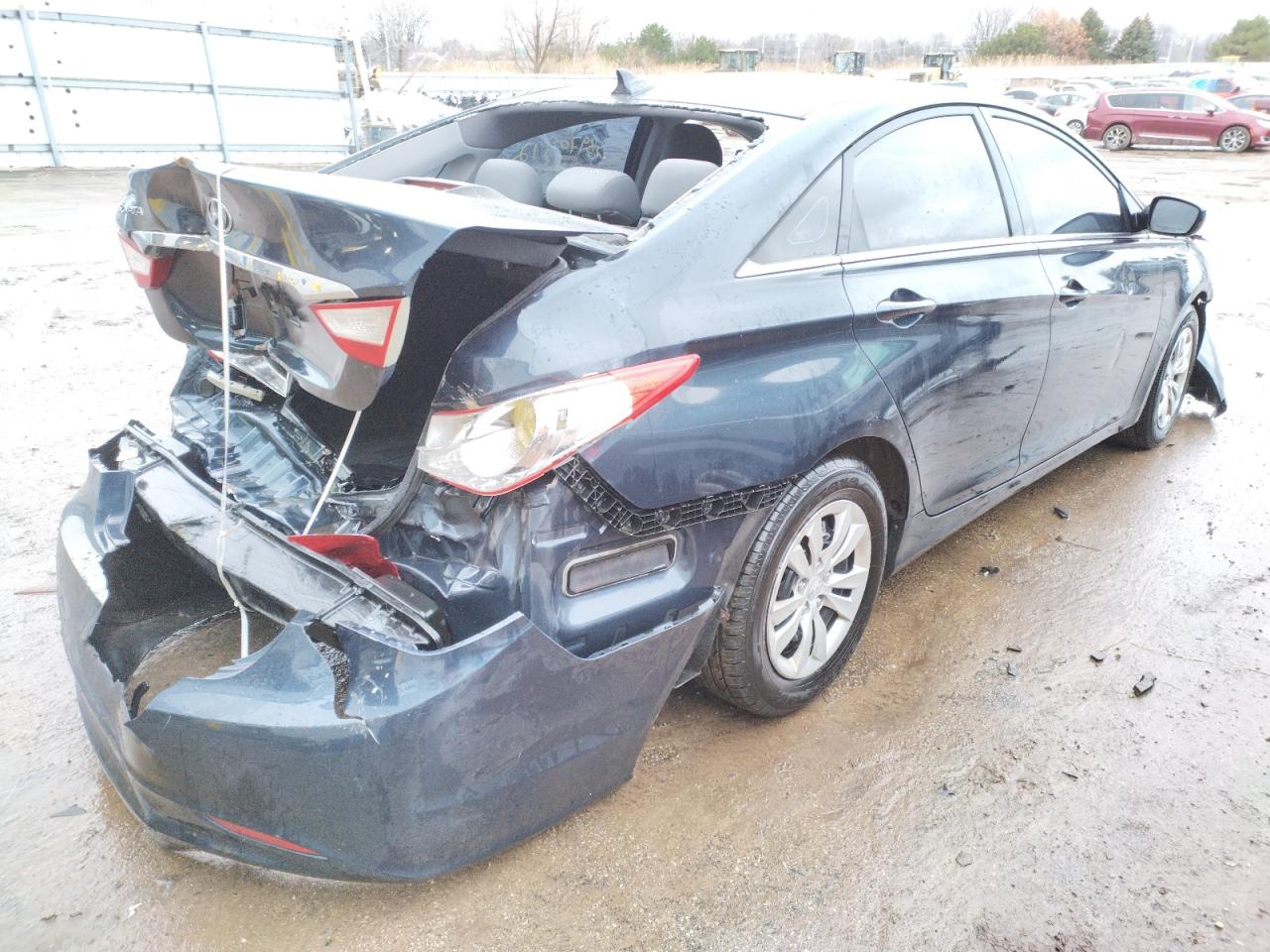 Photo 4 from auction – 2013 HYUNDAI SONATA GLS with VIN 5NPEB4AC6DH574871