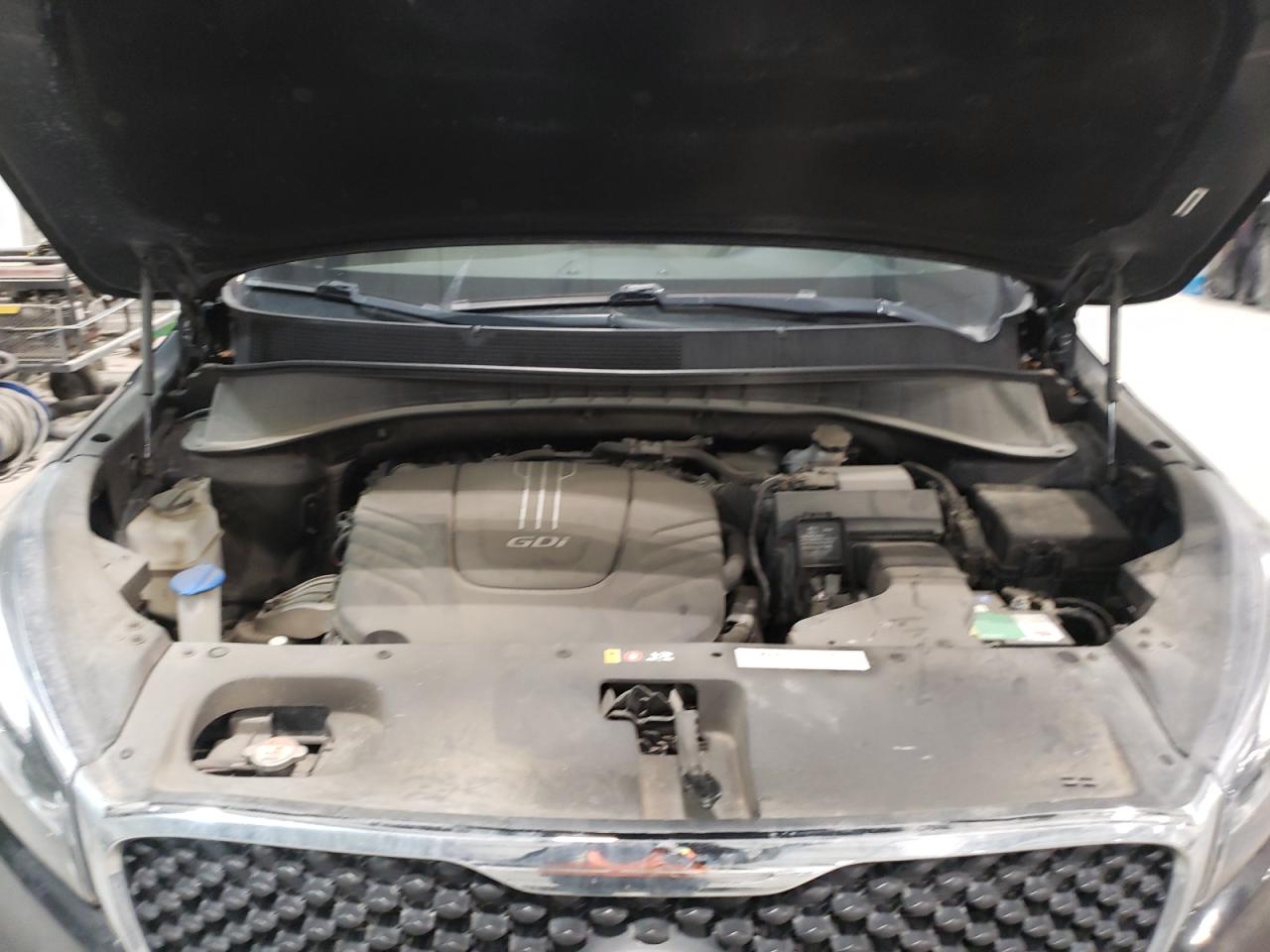 Photo 7 from auction – 2016 KIA SORENTO LX with VIN 5XYPGDA50GG009894