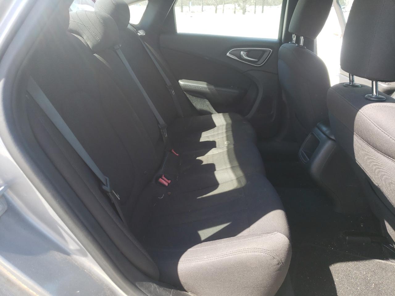 Photo 6 from auction – 2015 CHRYSLER 200 LIMITE with VIN 1C3CCCAB3FN725016