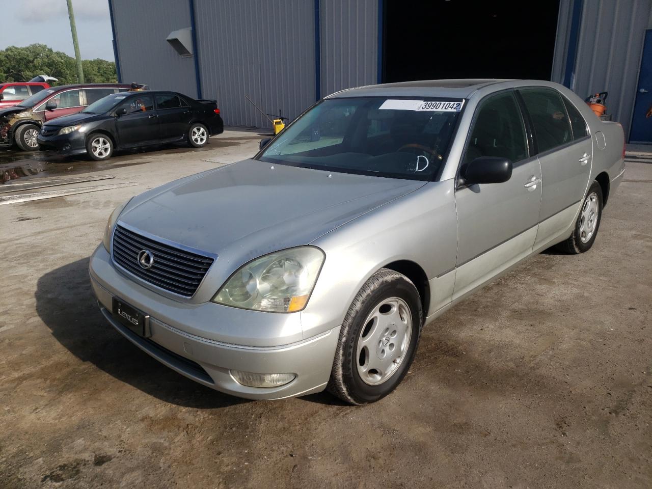 Photo 2 from auction – 2001 LEXUS LS 430 with VIN JTHBN30F610008555