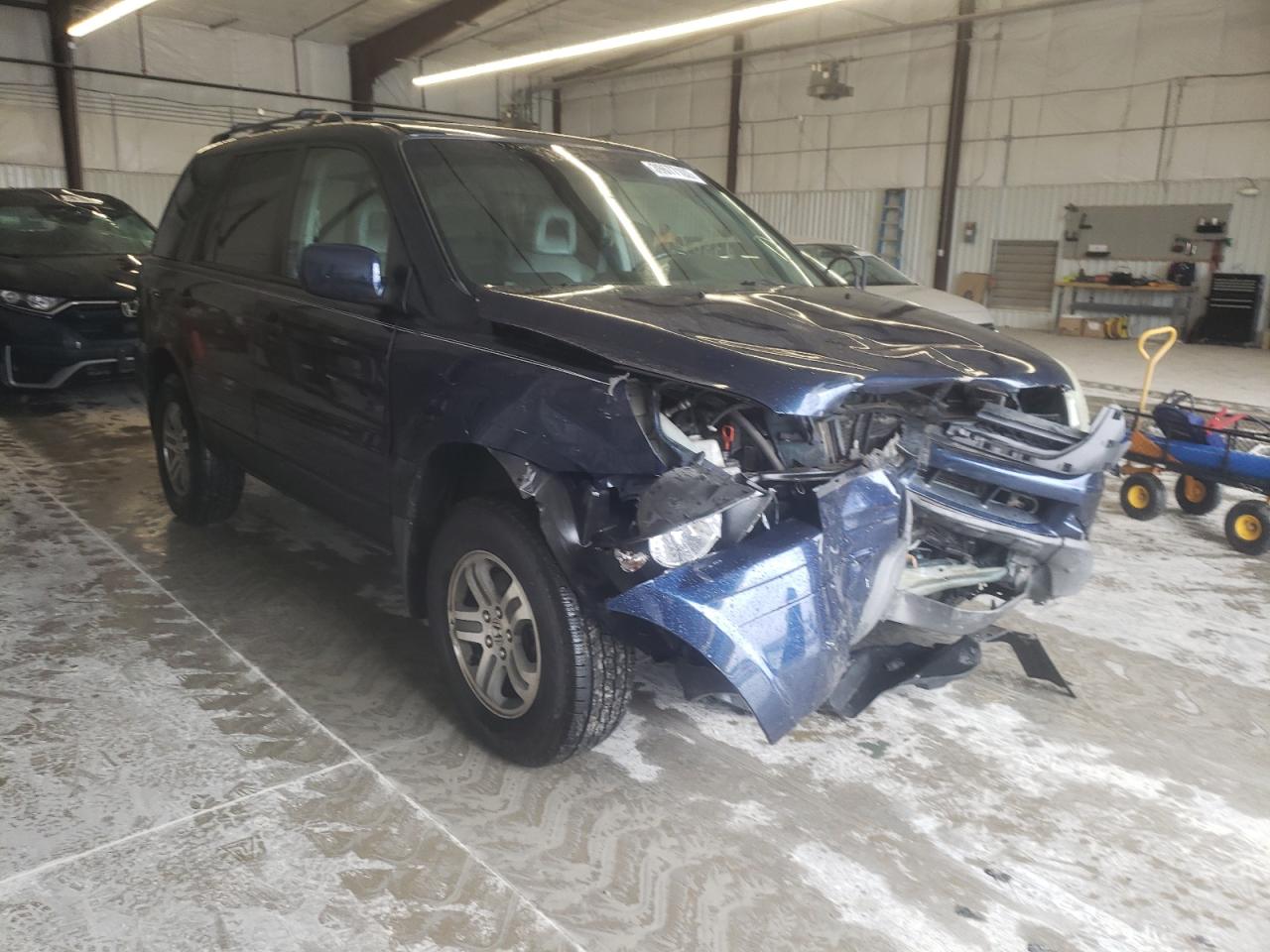 HONDA PILOT EXL 2004 with VIN 2HKYF18784H546580 - Photo from auction