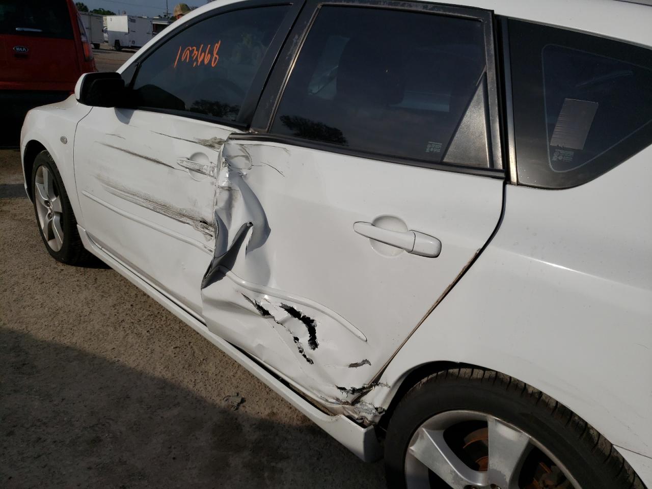 Photo 10 from auction – 2006 MAZDA 3 HATCHBAC with VIN JM1BK343461438113