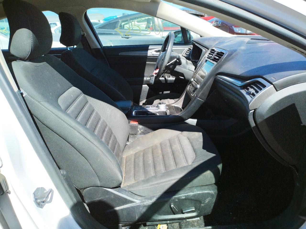 Photo 5 from auction – 2017 FORD FUSION SE with VIN 3FA6P0LU5HR330061