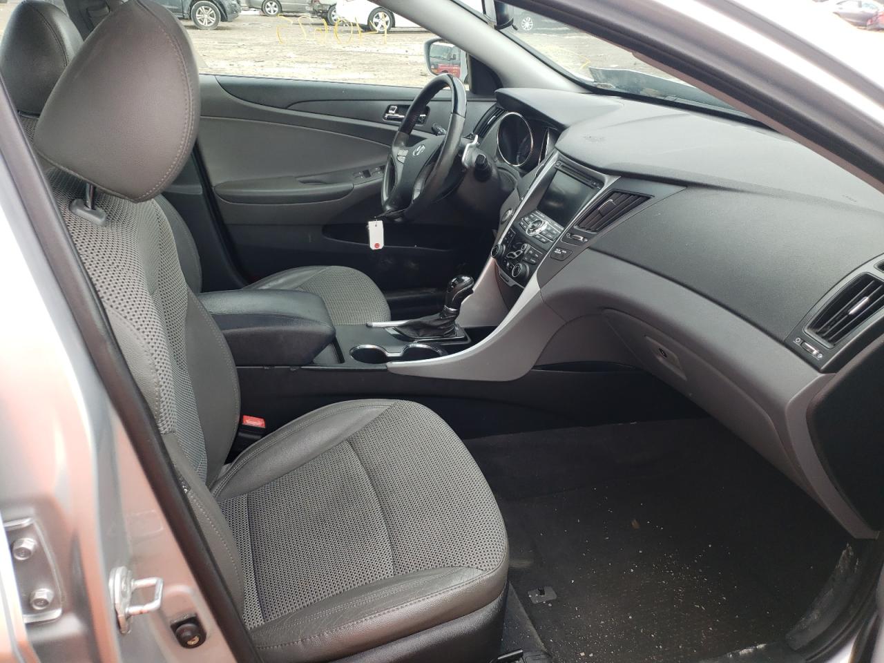 Photo 5 from auction – 2012 HYUNDAI SONATA SE with VIN 5NPEC4AB6CH358277