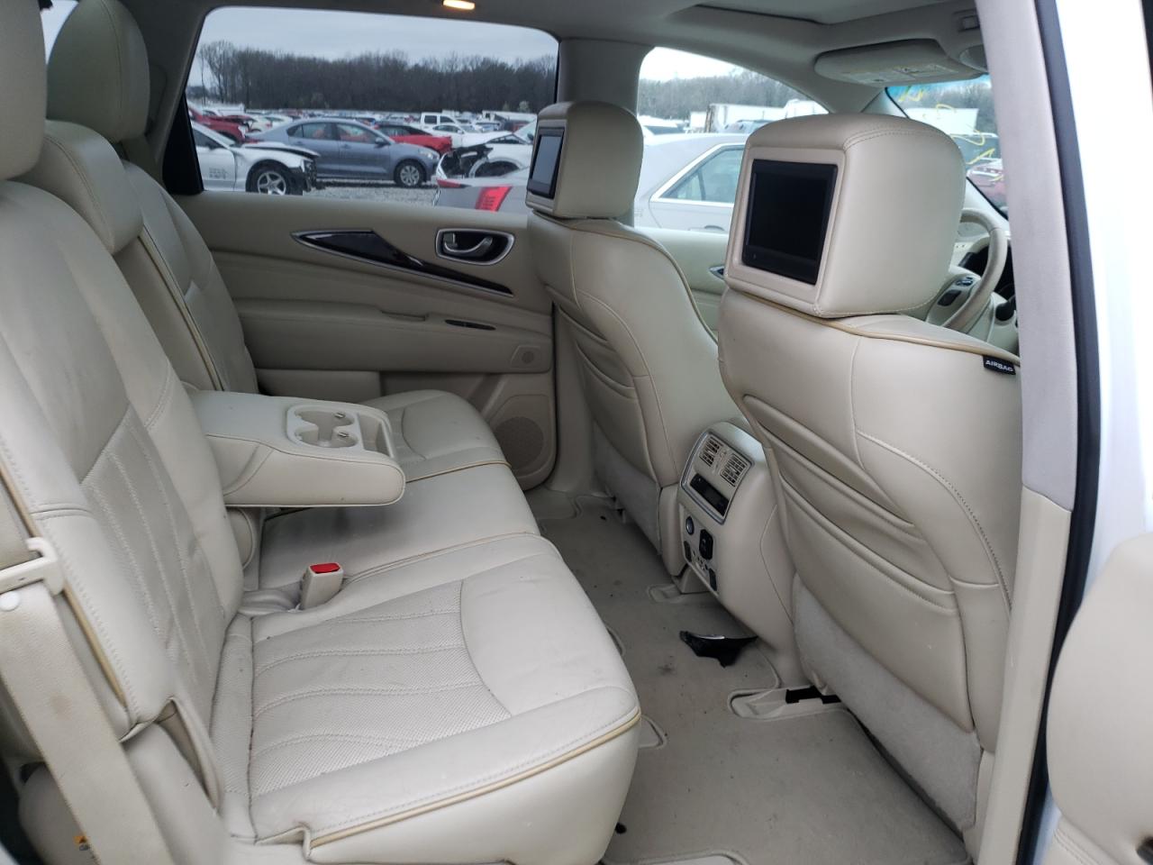 Photo 6 from auction – 2013 INFINITI JX35 with VIN 5N1AL0MN4DC347607
