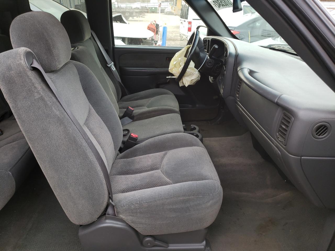 Photo 5 from auction – 2003 CHEVROLET SILVERADO with VIN 2GCEC19V931124052