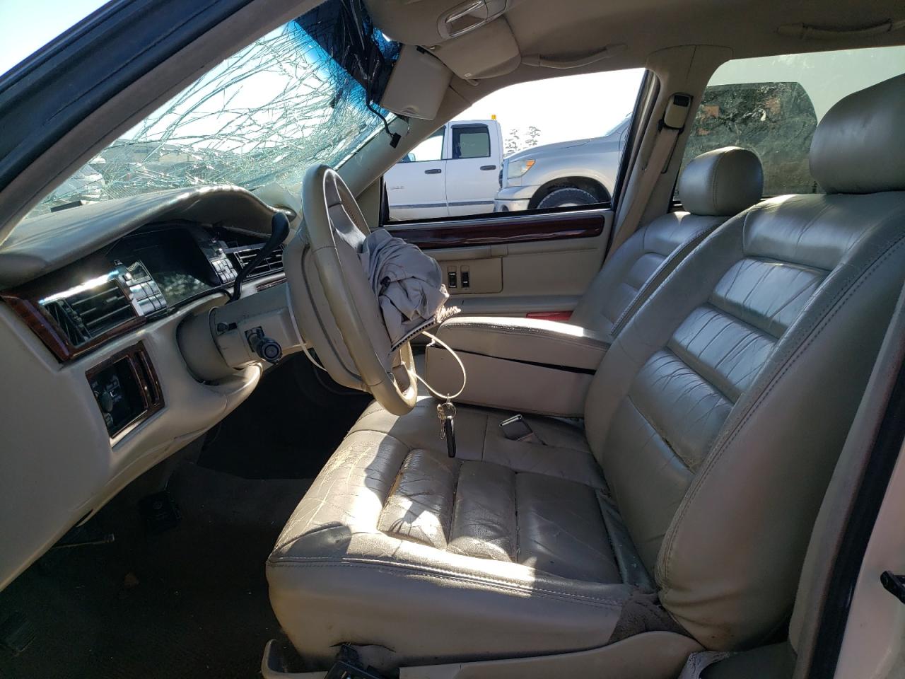 Photo 5 from auction – 1995 CADILLAC DEVILLE with VIN 1G6KD52B6SU246347