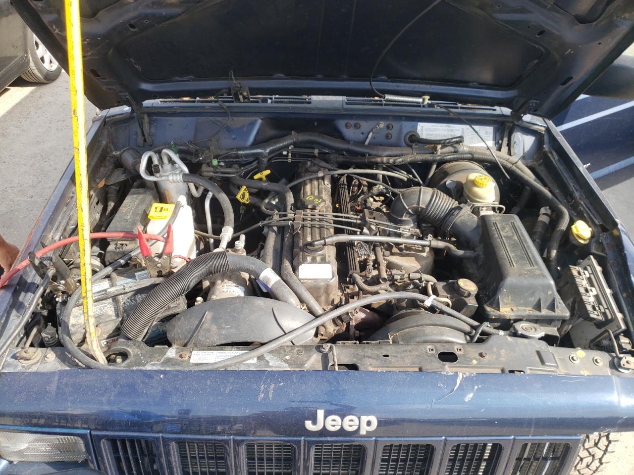 Photo 7 from auction – 2001 JEEP CHEROKEE S with VIN 1J4FF48S71L560114