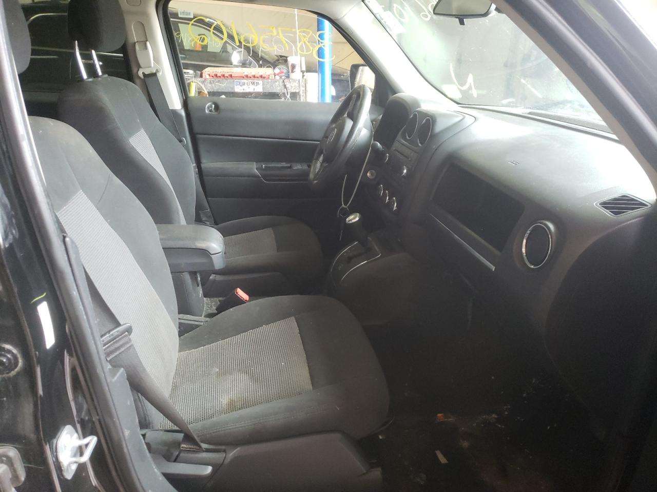 Photo 5 from auction – 2014 JEEP PATRIOT LA with VIN 1C4NJPFB8ED854304