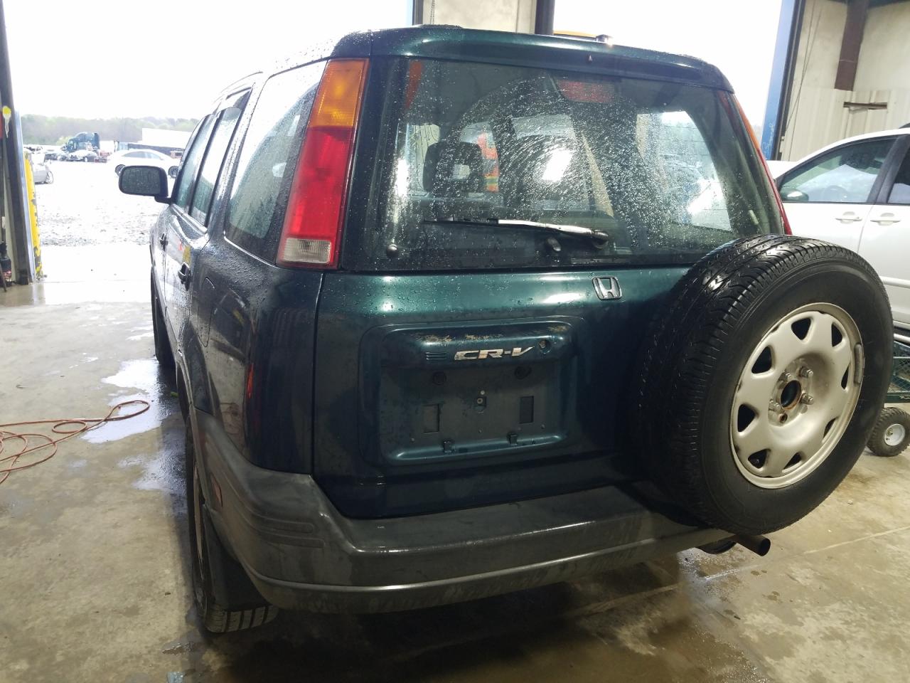 Photo 3 from auction – 1998 HONDA CR-V LX with VIN JHLRD1841WC083702