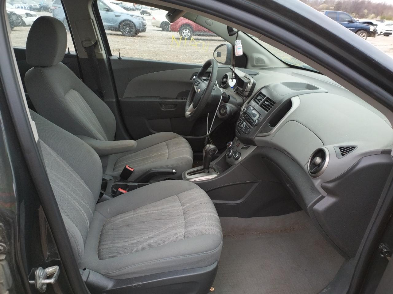 Photo 5 from auction – 2015 CHEVROLET SONIC LT with VIN 1G1JC6SH0F4163968