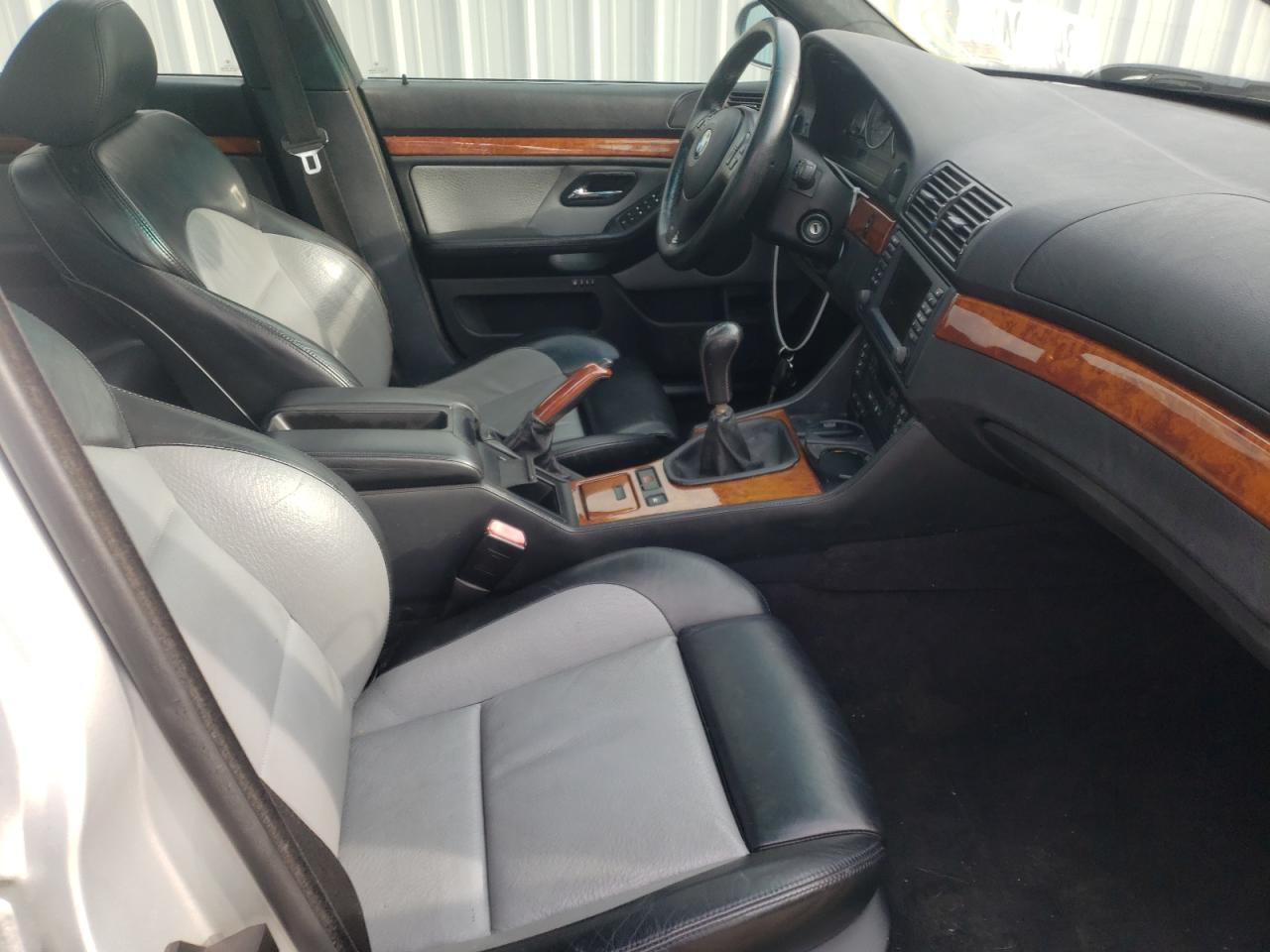 Photo 5 from auction – 2001 BMW M5 with VIN WBSDE93411BZ97353