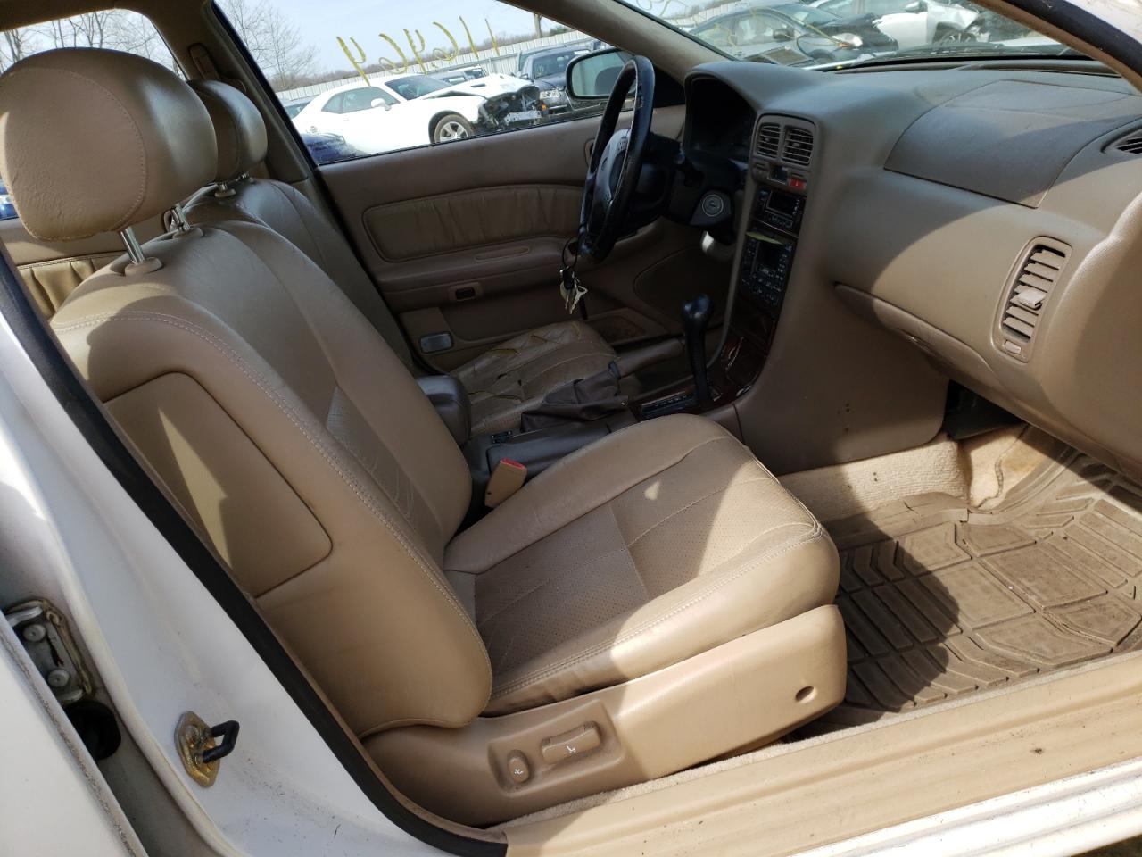 Photo 5 from auction – 1998 INFINITI I30 with VIN JNKCA21A8WT601207