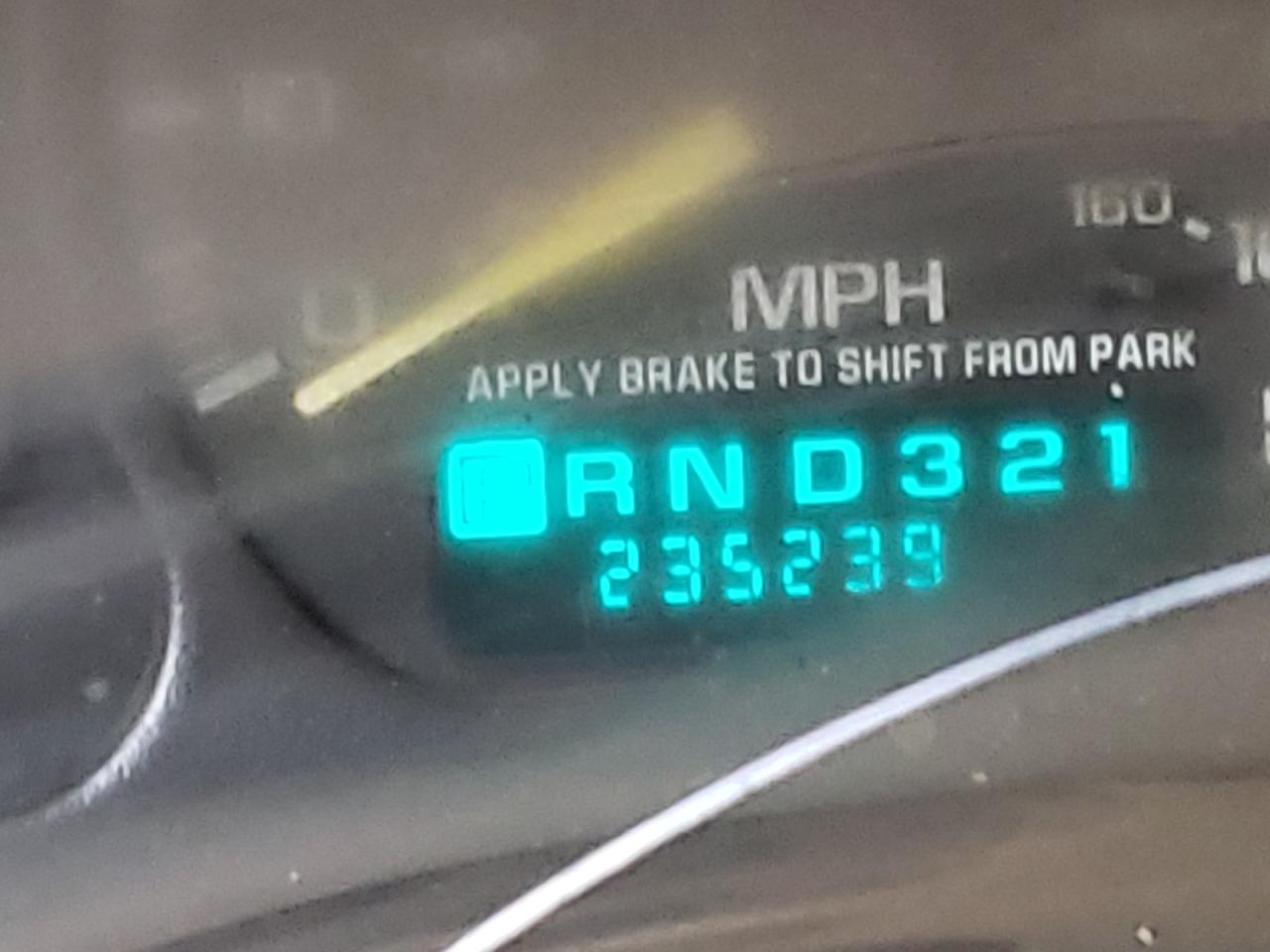 Zdjęcie 8 z aukcji – 2000 CHEVROLET SILVERADO z VIN 2GCEK19T8Y1150666