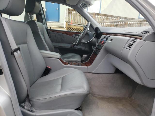 Photo 5 from auction – 2002 MERCEDES-BENZ E 320 4MAT with VIN WDBJF82J22X061964
