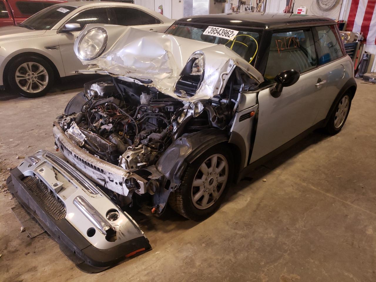 Photo 2 from auction – 2004 MINI COOPER with VIN WMWRC33434TJ57232