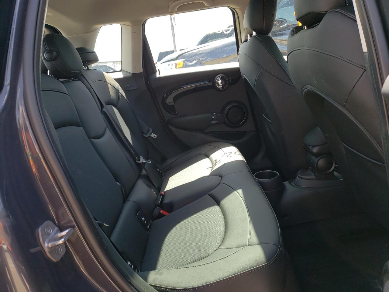Photo 6 from auction – 2021 MINI COOPER S with VIN WMWXU9C09M2N54180
