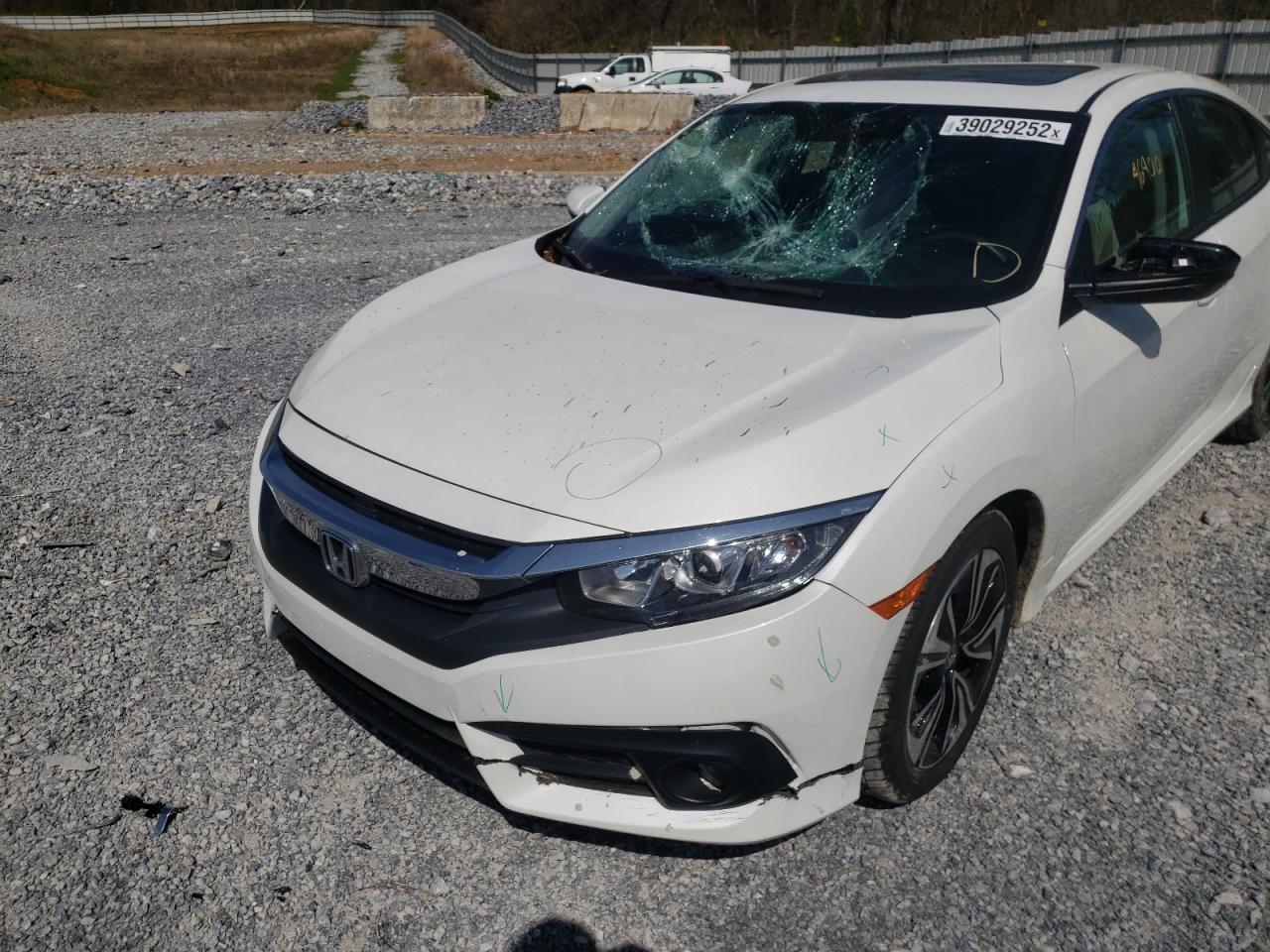 Photo 9 from auction – 2017 HONDA CIVIC EXL with VIN 19XFC1F74HE026180