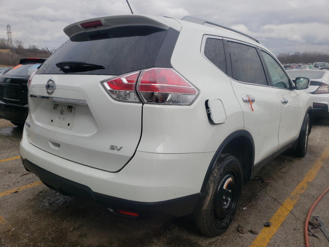 Photo 4 from auction – 2015 NISSAN ROGUE S with VIN 5N1AT2MT3FC816487