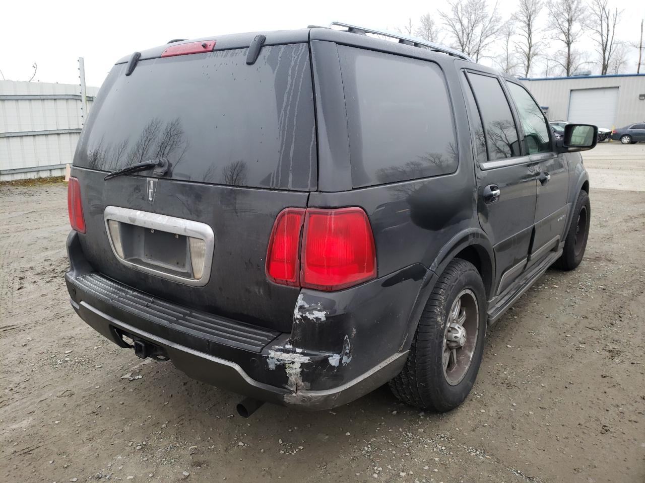 Photo 4 from auction – 2004 LINCOLN NAVIGATOR with VIN 5LMFU28R64LJ32934