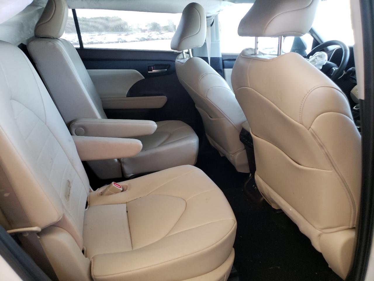 Photo 6 from auction – 2021 TOYOTA HIGHLANDER with VIN 5TDGBRCH8MS527222