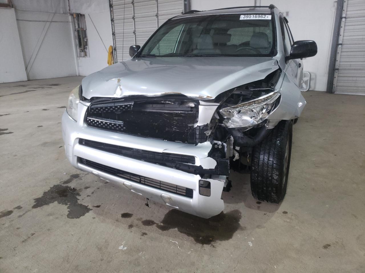Photo 9 from auction – 2006 TOYOTA RAV4 with VIN JTMBD33V665037085