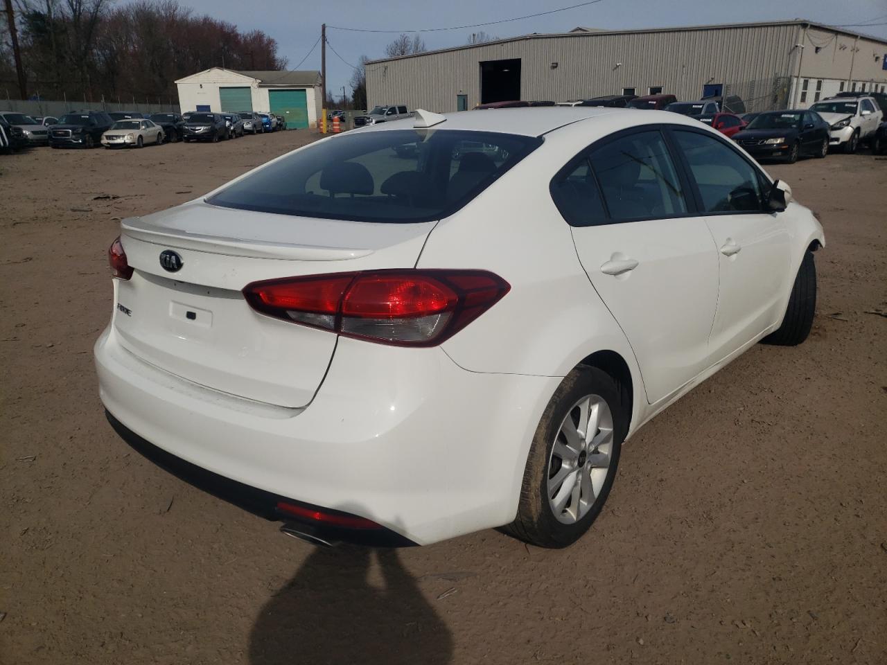 Photo 4 from auction – 2017 KIA FORTE LX with VIN 3KPFL4A75HE052943