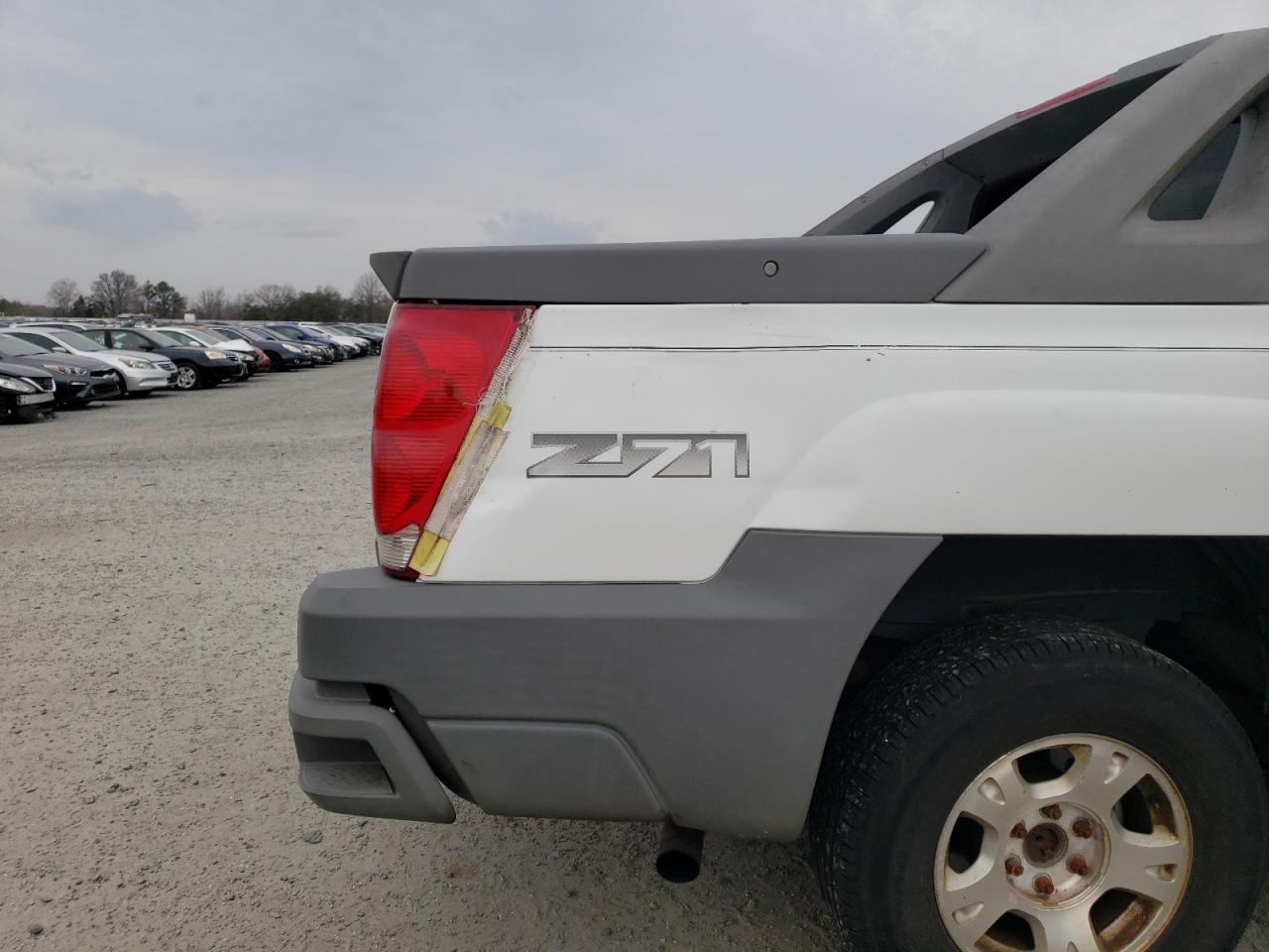 Photo 9 from auction – 2002 CHEVROLET AVALANCHE with VIN 3GNEK13T92G128089