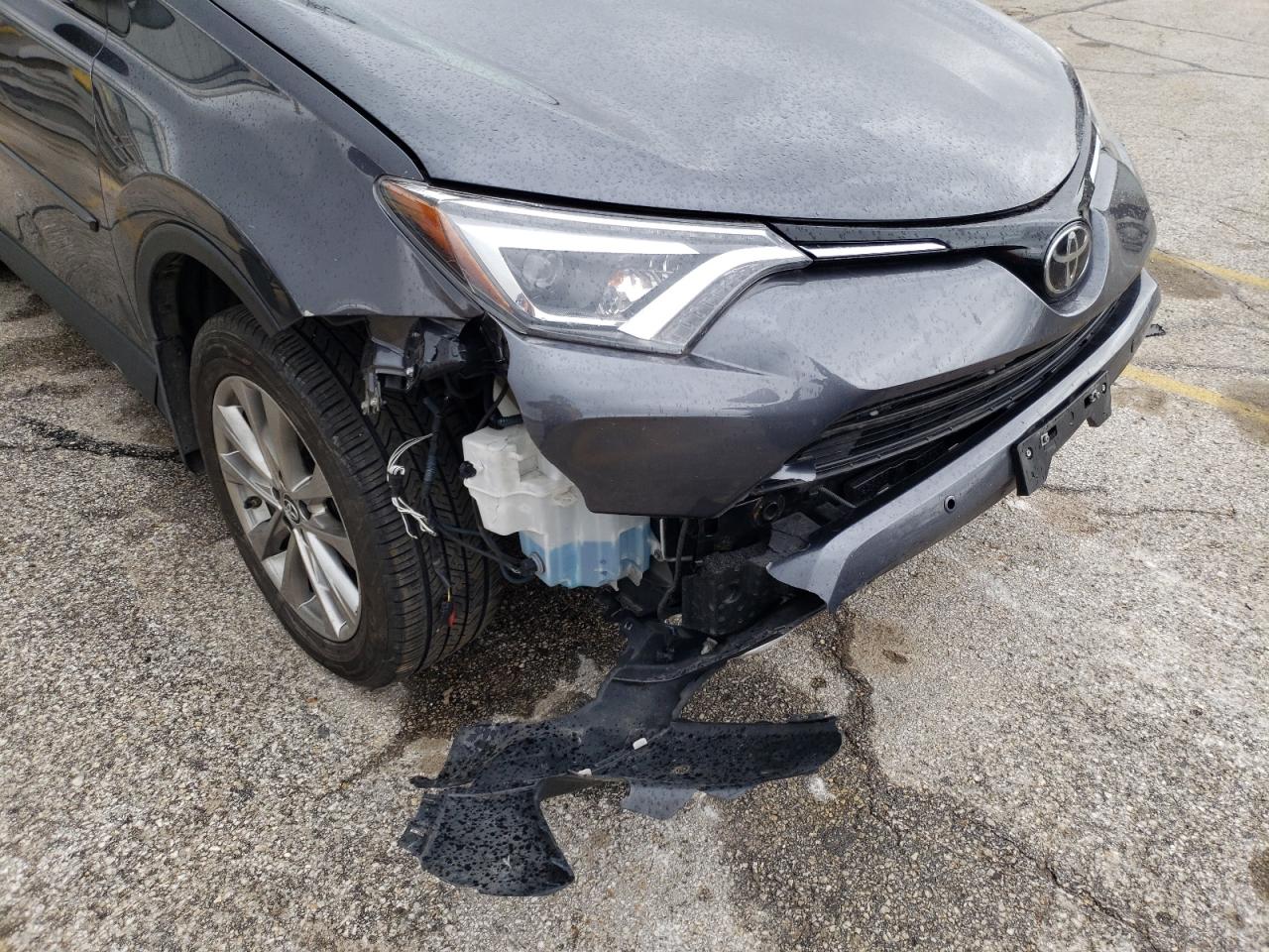 Photo 9 from auction – 2016 TOYOTA RAV4 LIMIT with VIN JTMYFREV2GD081256