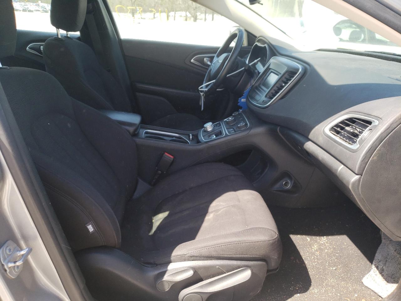 Photo 5 from auction – 2015 CHRYSLER 200 LIMITE with VIN 1C3CCCAB3FN725016