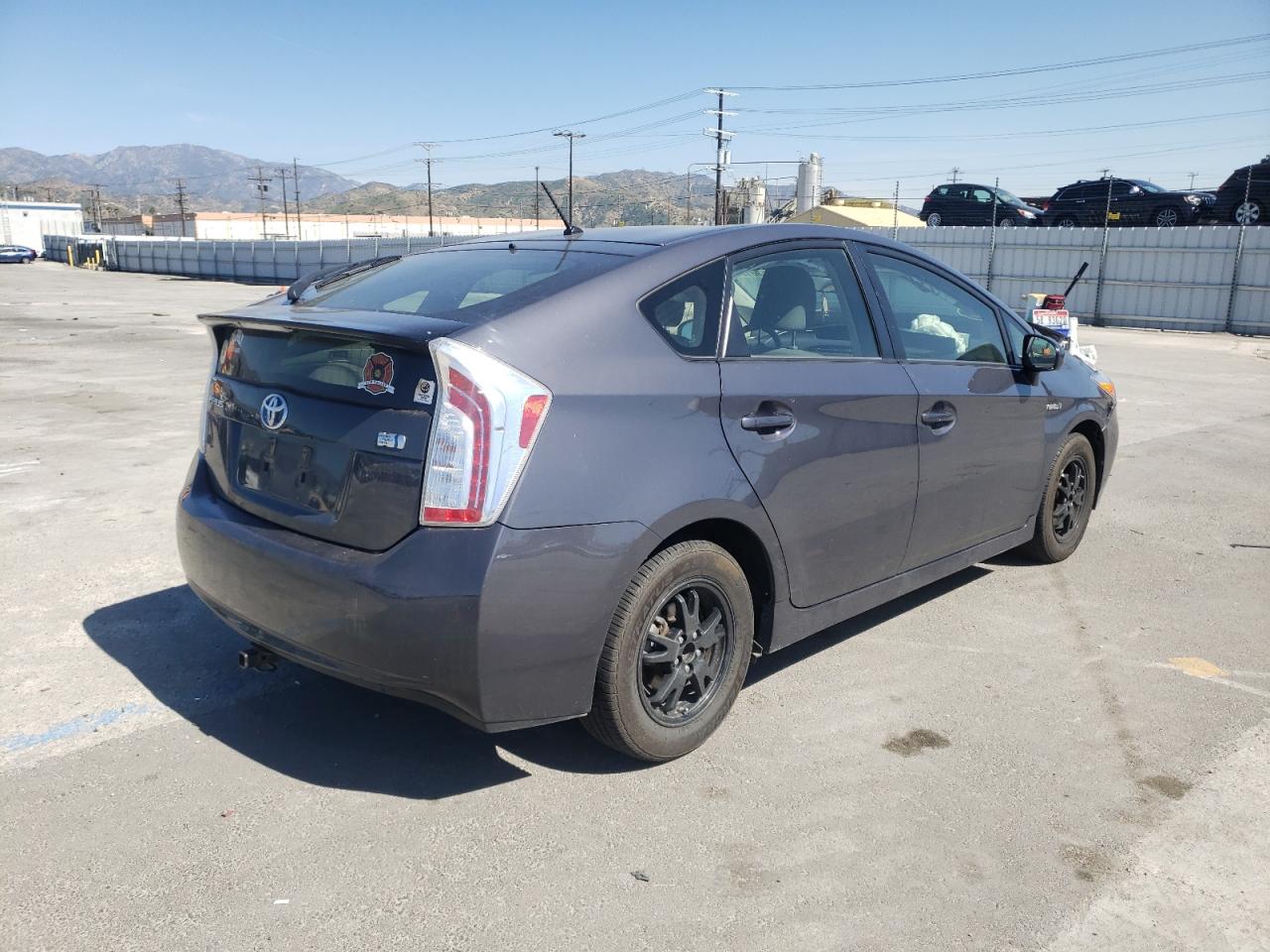 Photo 4 from auction – 2013 TOYOTA PRIUS with VIN JTDKN3DU7D5643799
