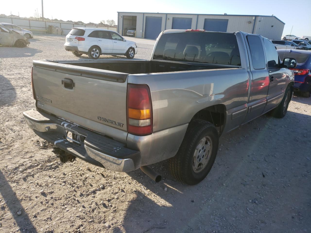 Photo 4 from auction – 2002 CHEVROLET SILVERADO with VIN 2GCEC19TX21245573