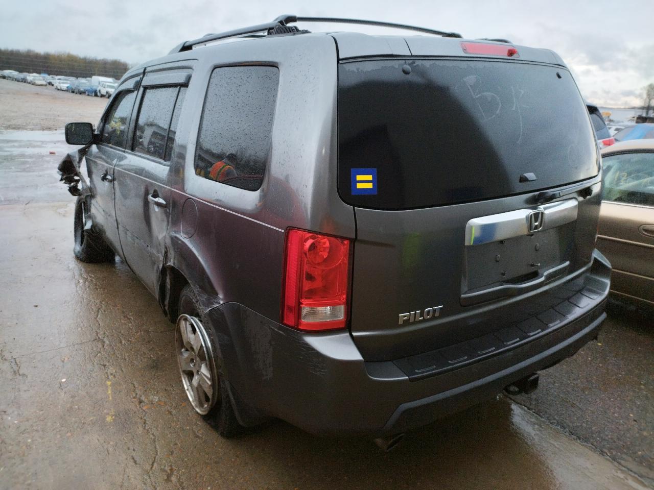 Photo 3 from auction – 2011 HONDA PILOT EXLN with VIN 5FNYF3H7XBB026372