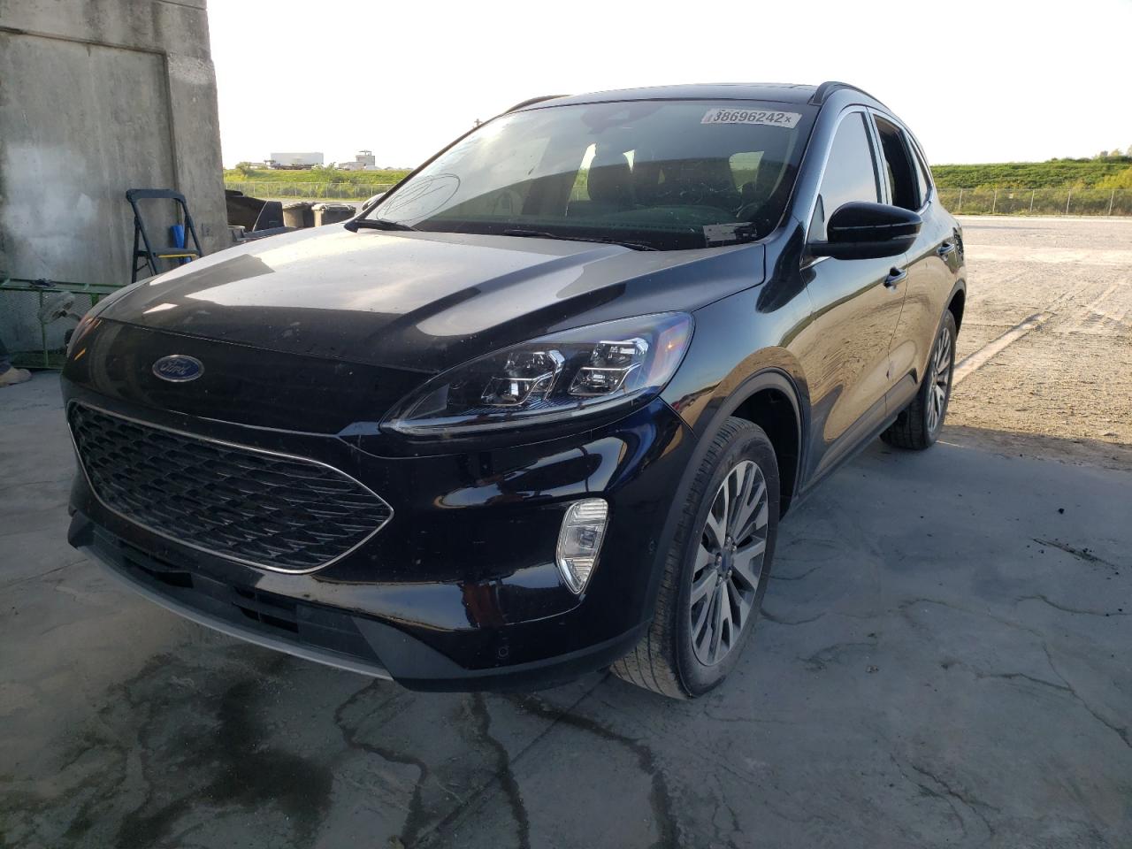 Photo 9 from auction – 2020 FORD ESCAPE TIT with VIN 1FMCU9J90LUB15113