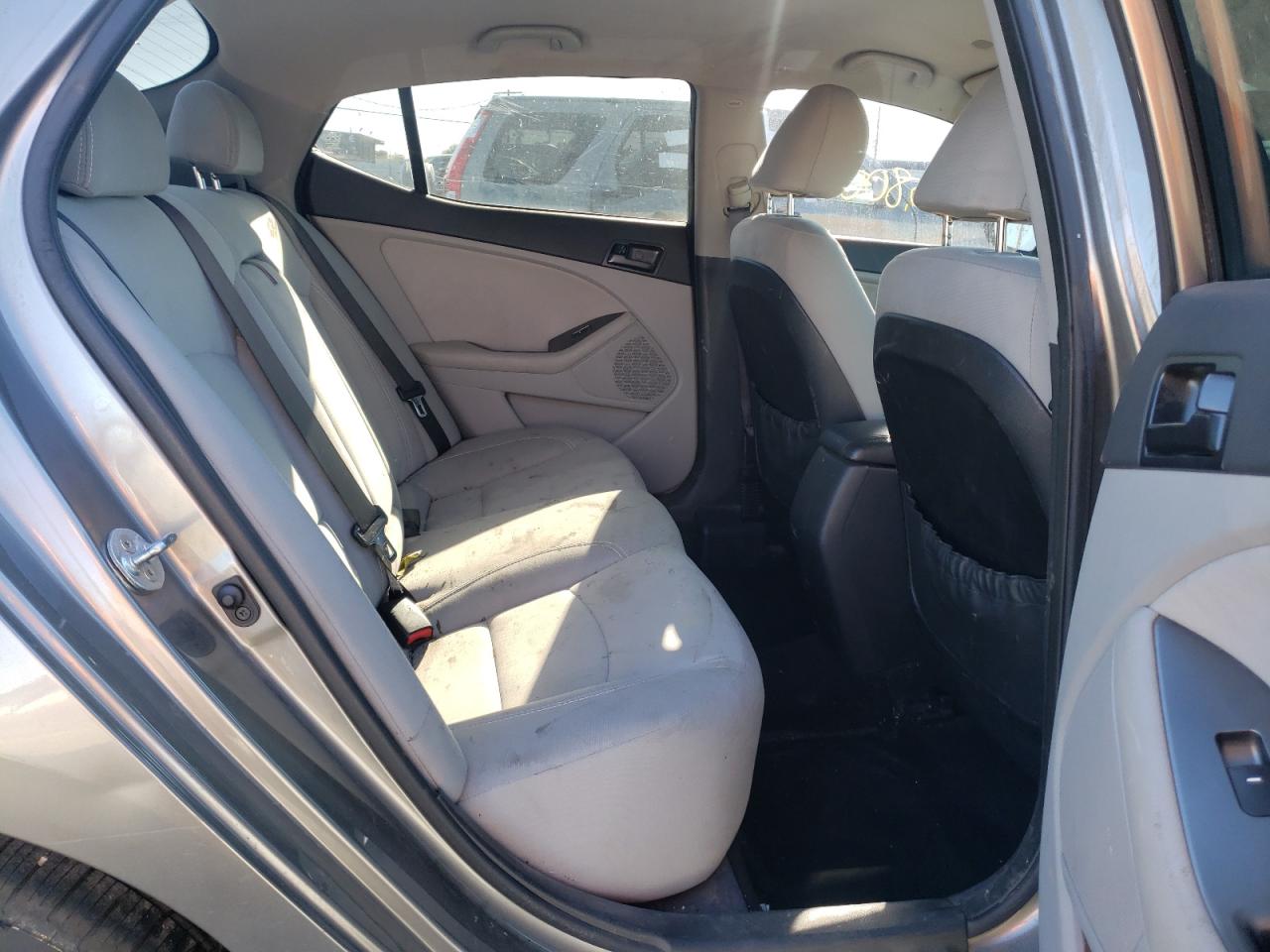 Photo 6 from auction – 2012 KIA OPTIMA LX with VIN 5XXGM4A70CG085527