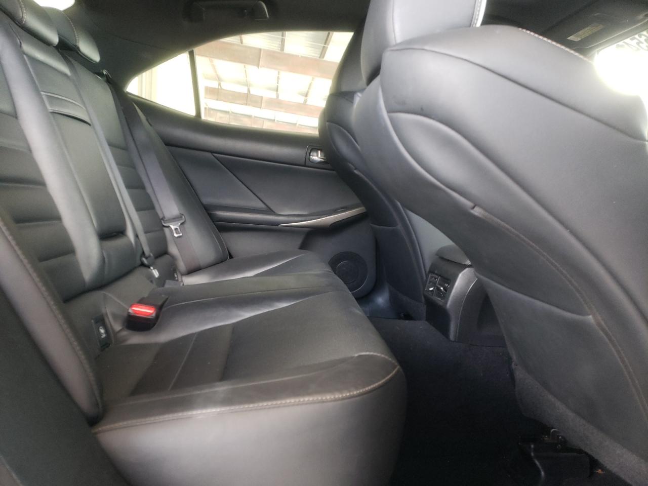 Photo 6 from auction – 2016 LEXUS IS 200T with VIN JTHBA1D24G5007990