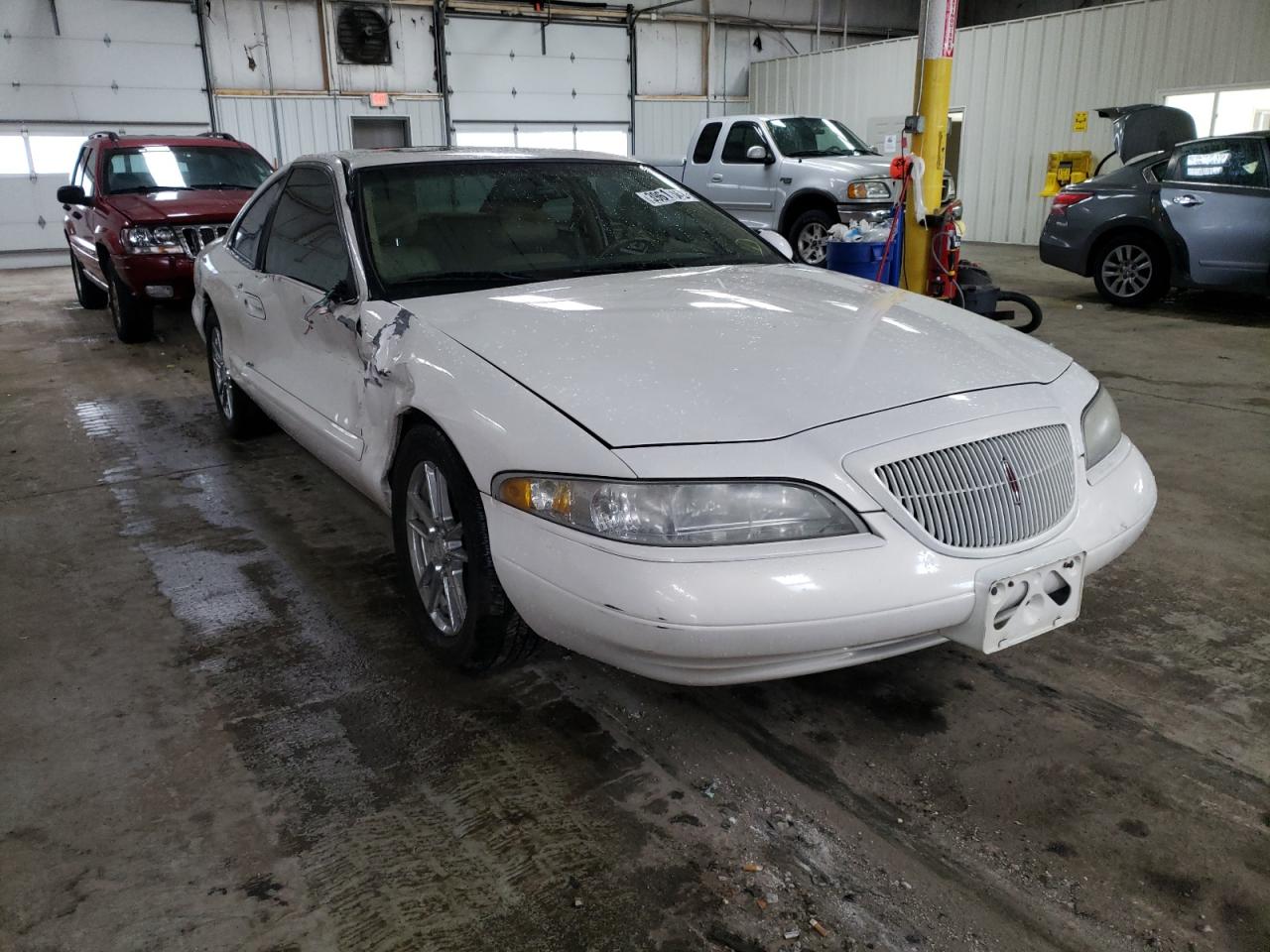 LINCOLN MARK VIII 1998 with VIN 1LNFM92V1WY685787 - Photo from auction