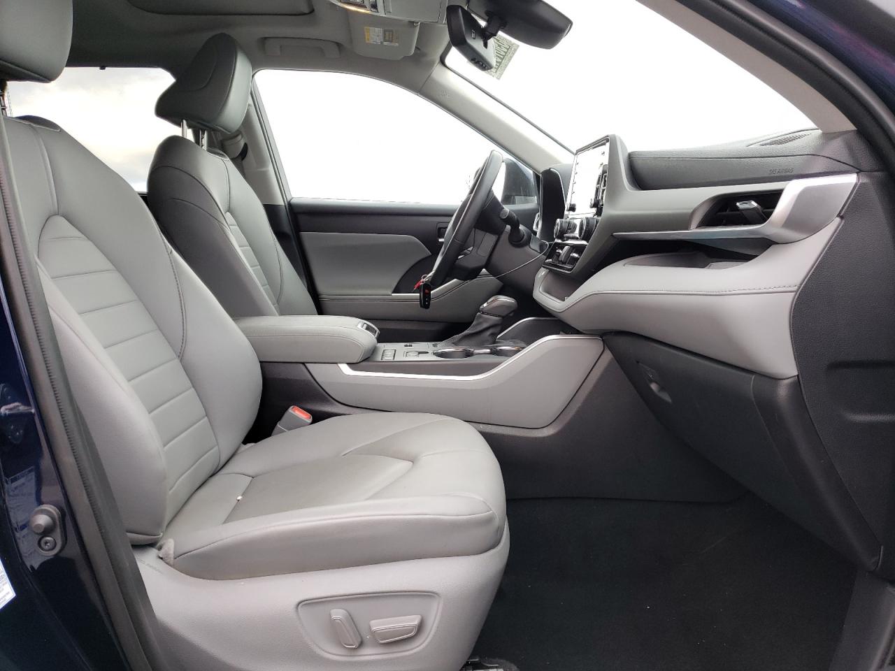 Photo 5 from auction – 2020 TOYOTA HIGHLANDER with VIN 5TDGBRCH1LS505268